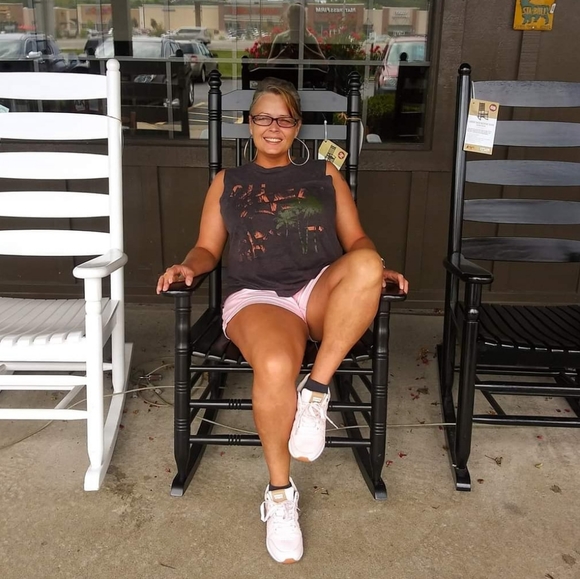 Meet your Posher, Kat - Picture 1 of 1